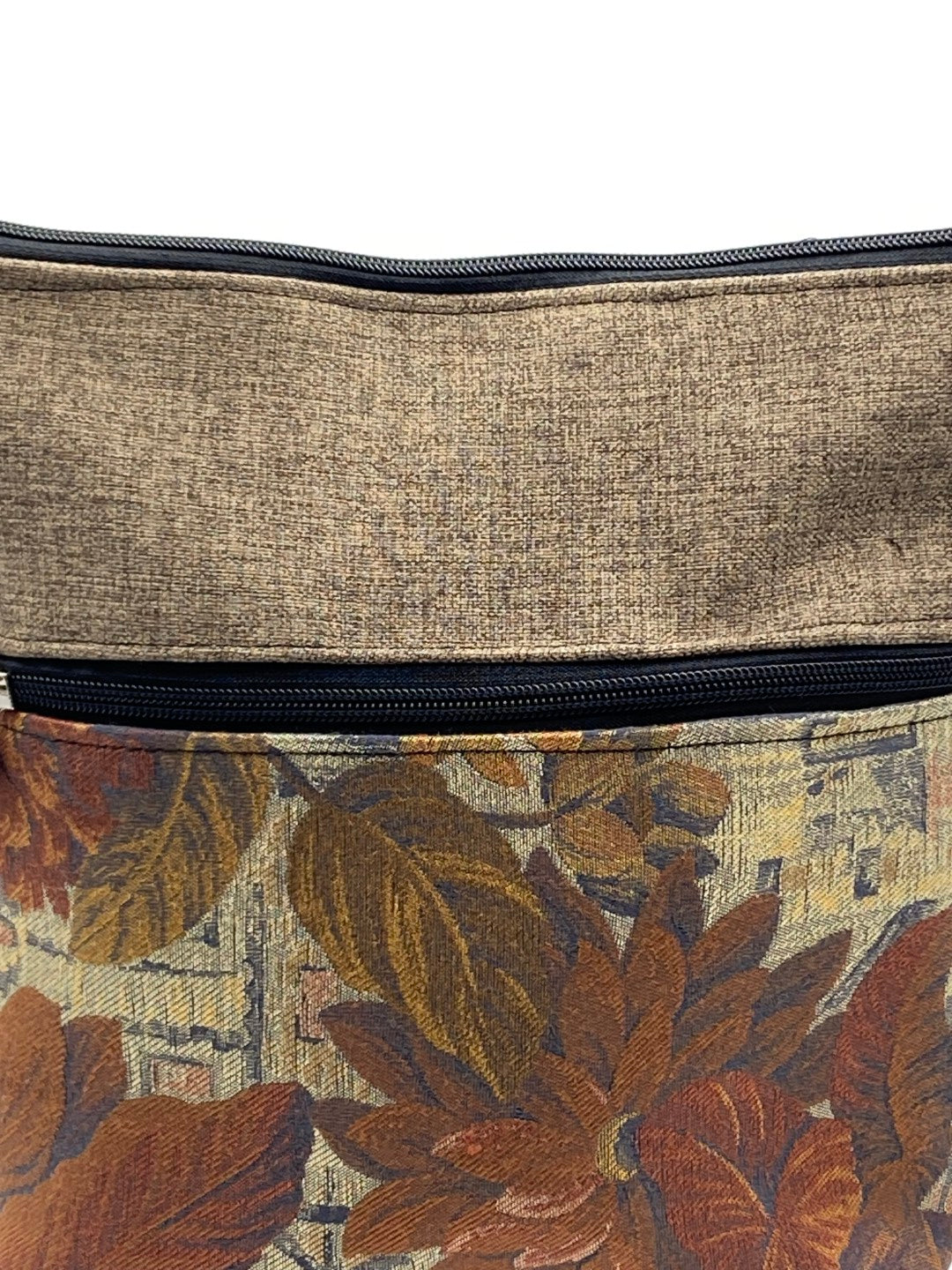 Lizzie shoulder bag with lilac flowers