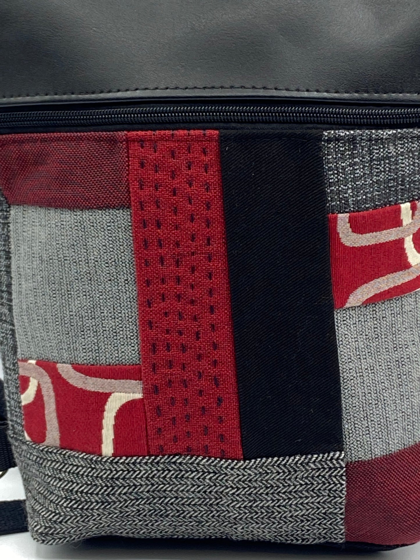 Borsa Zaino Naomi similpelle patchwork rosso nero - Cavoli a Merenda