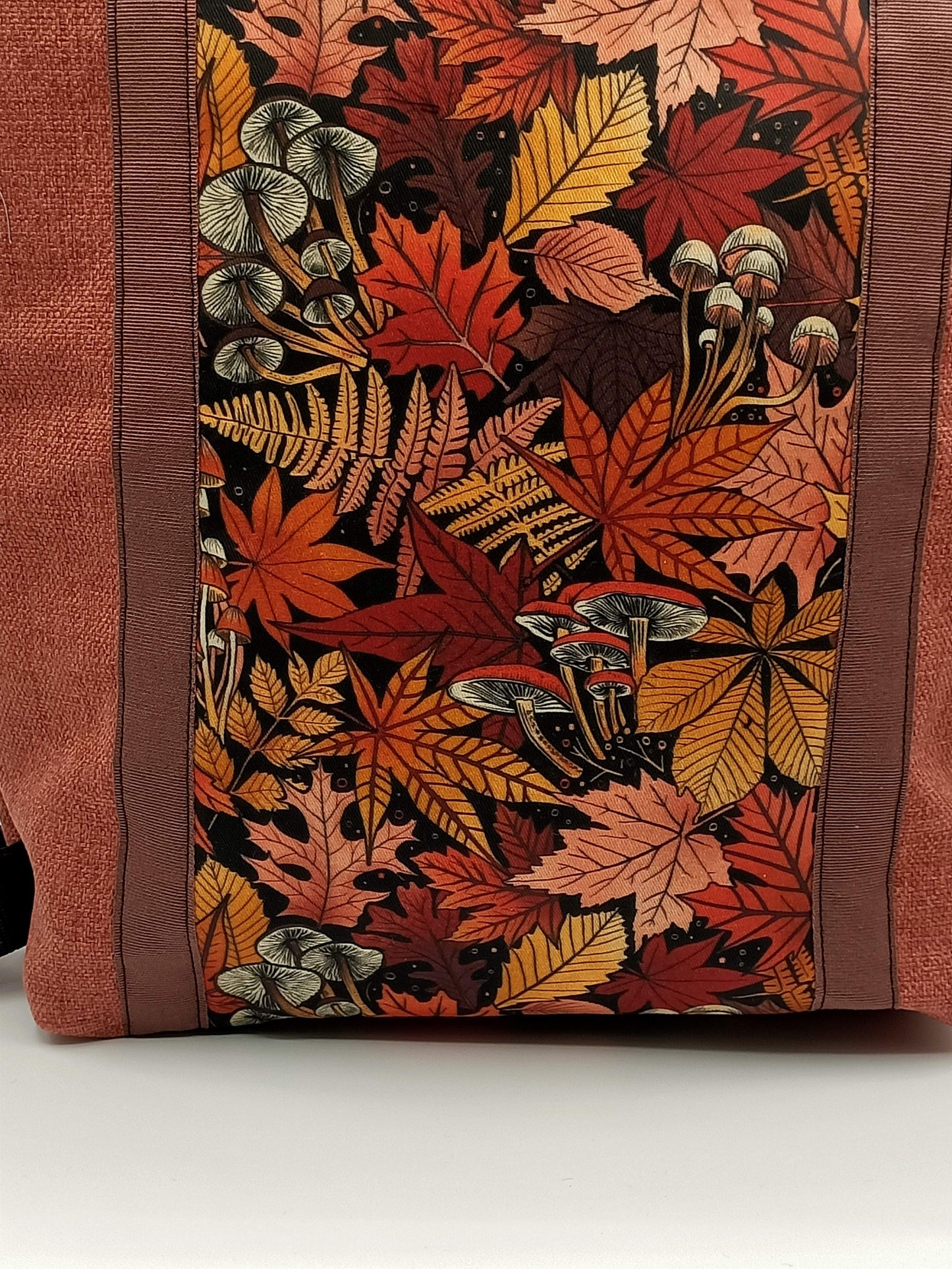 Orangefarbene Zena-Rucksacktasche mit Mosaikmuster