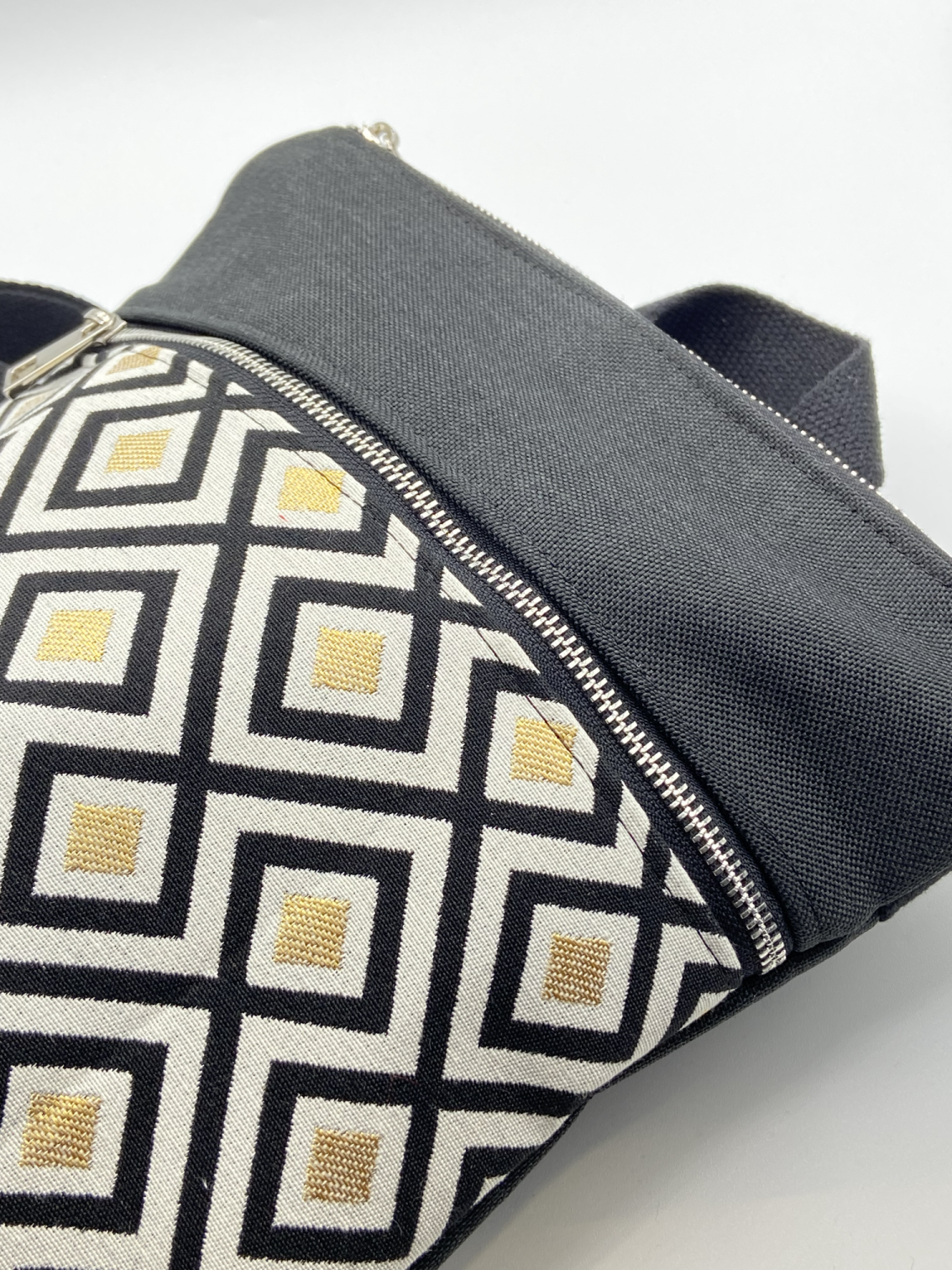 Borsa Zaino Naomi nera rombi dorati - Cavoli a Merenda