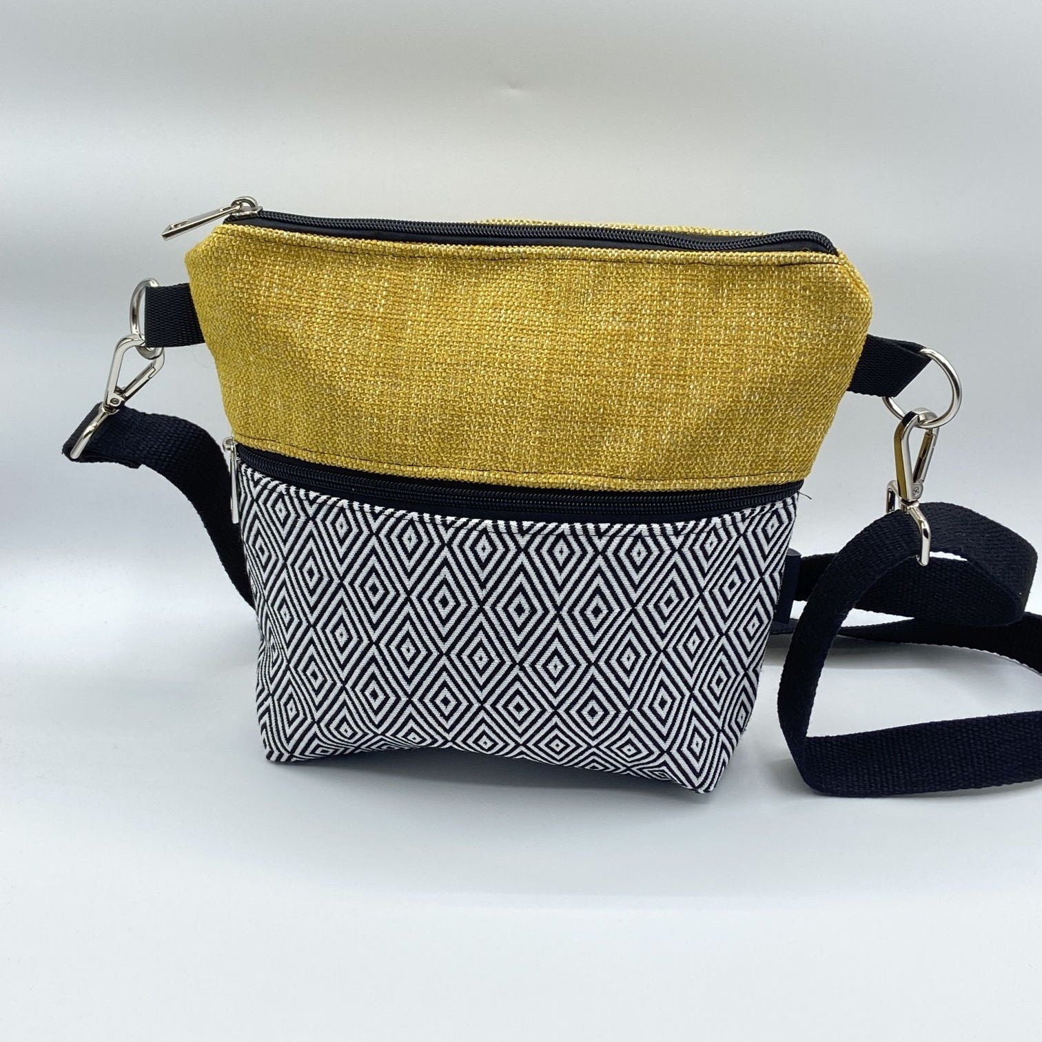 Tracolla Lizzie farfalle tessuto Sardo nero e giallo