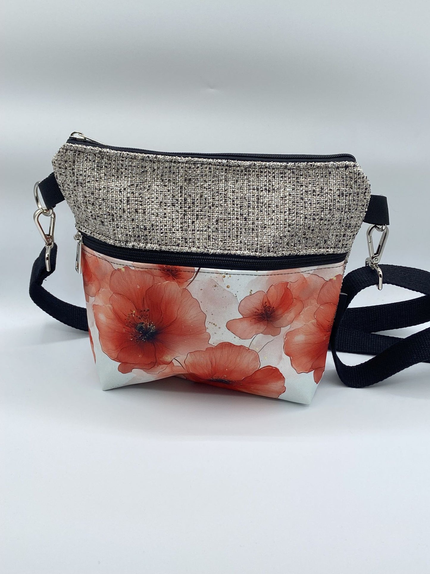 Lizzie Umhängetasche mit lila Blumen