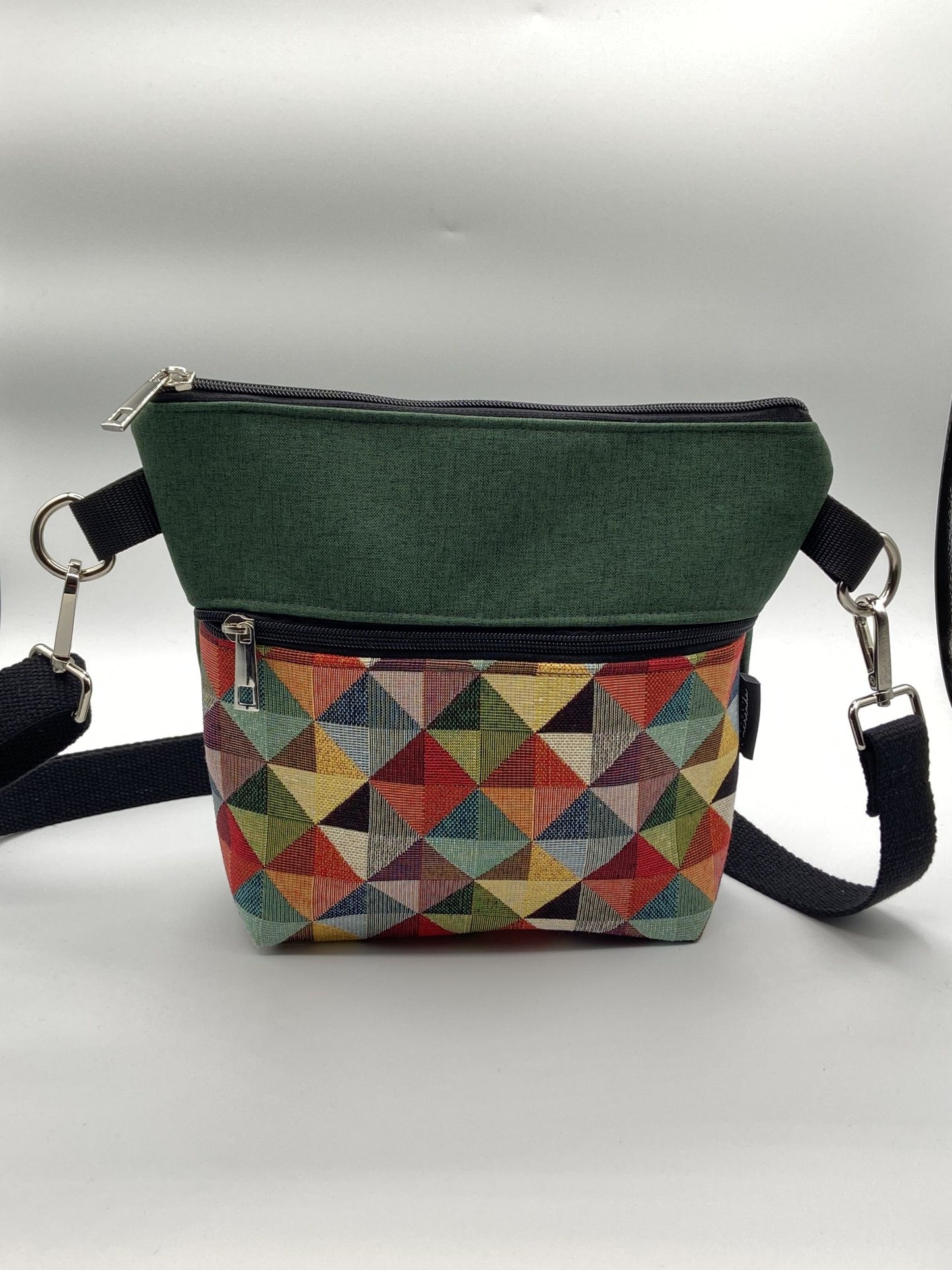 Lizzie Umhängetasche mit lila Blumen